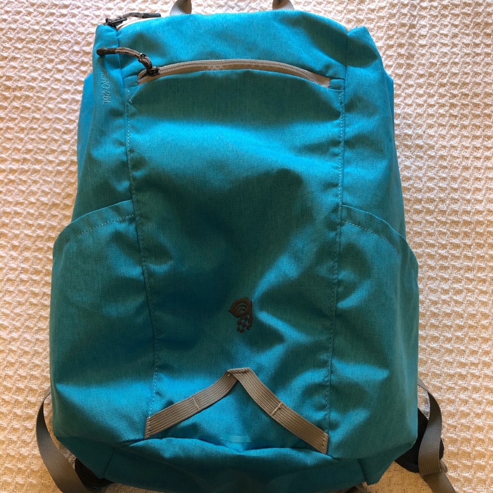 CLOSE OUT SALE! Mountain Hardware Piero25 Backpack